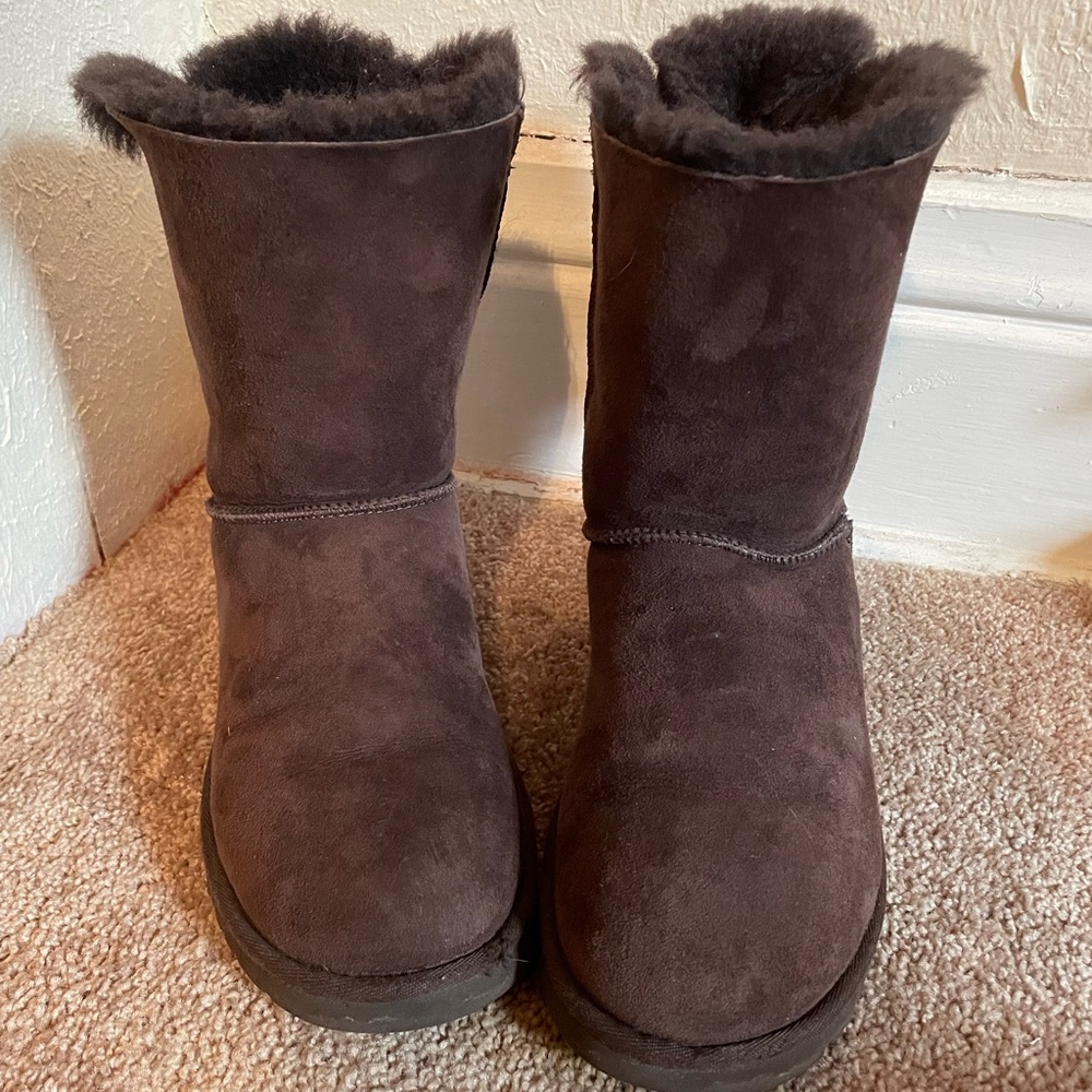 UGG Brown Bailey Bow II - Size 8